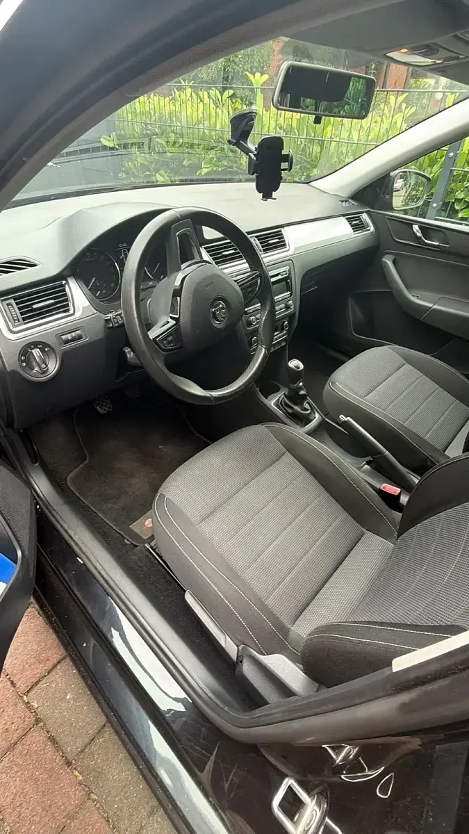 Gebraucht Skoda Rapid 90 PS (66 kW) 2014 Schwarz Kleinwagen