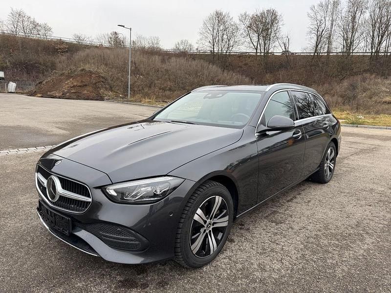 Grau Gebraucht 2022 Mercedes C220 Limousine | 22.900 € (Fairer Preis) - Bild 1/4