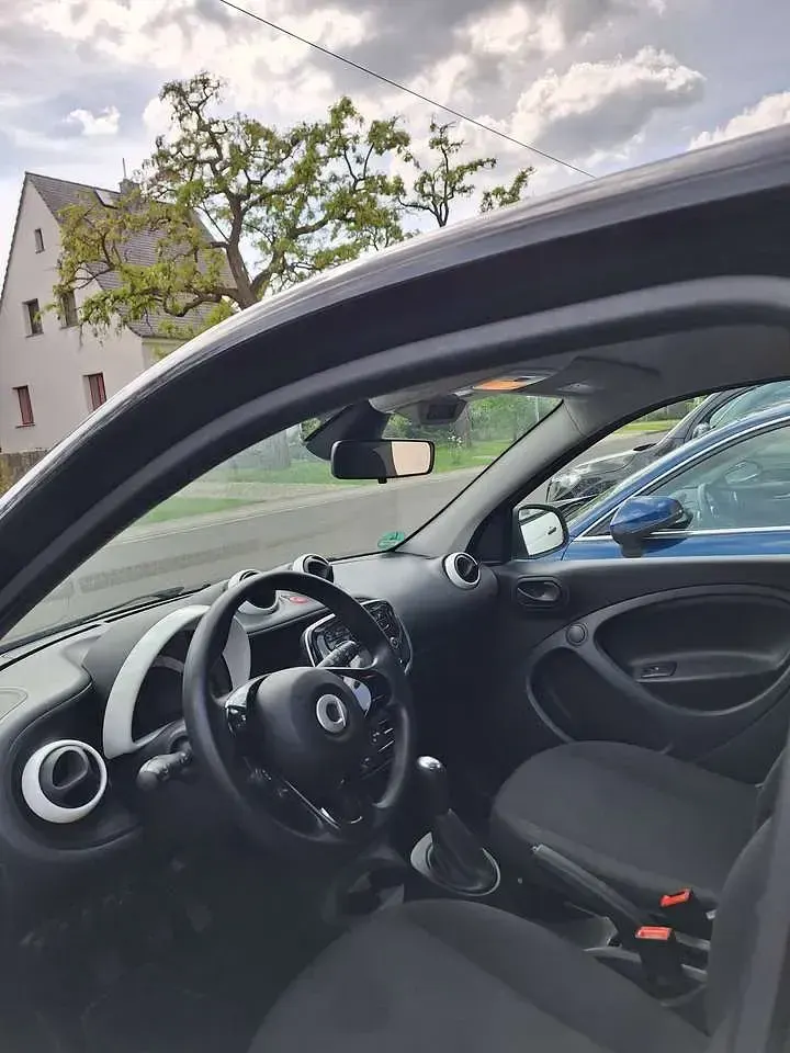 Gebraucht Smart ForFour 71 PS (52 kW) 2018 Weiß Kleinwagen