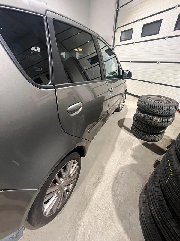 Gebraucht Mitsubishi Colt 95 PS (69 kW) 2008 Grau Kleinwagen