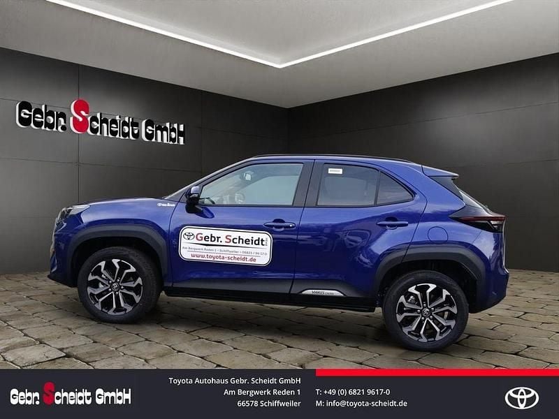 Neu Toyota Yaris Cross 131 PS (96 kW) 2025 Blau SUV