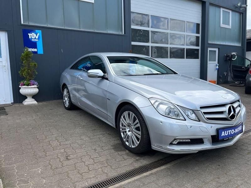 Gebraucht Mercedes E350 292 PS (214 kW) 2009 Silber Coupé