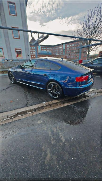 Blau Gebraucht 2012 Audi A5 Sportback Comfort Kleinwagen | 12.000 € (Fairer Preis) - Bild 1/4