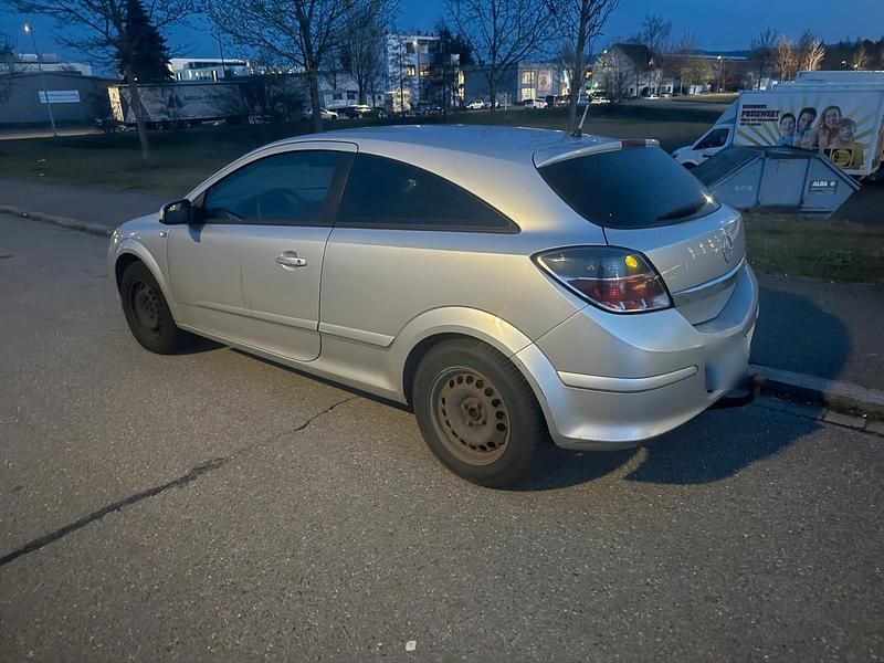 Gebraucht Opel Astra GTC 77 PS (56 kW) 2005 Silber Coupé