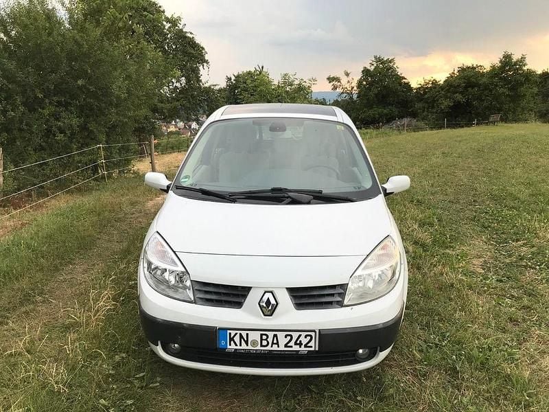 Weiß Gebraucht 2006 Renault Scénic II Van / Kleinbus | 1.200 € (Superpreis) - Bild 1/4