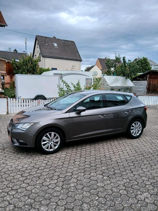 Grau Gebraucht 2014 Seat Leon Kleinwagen | 6.000 € (Fairer Preis) - Bild 1/4
