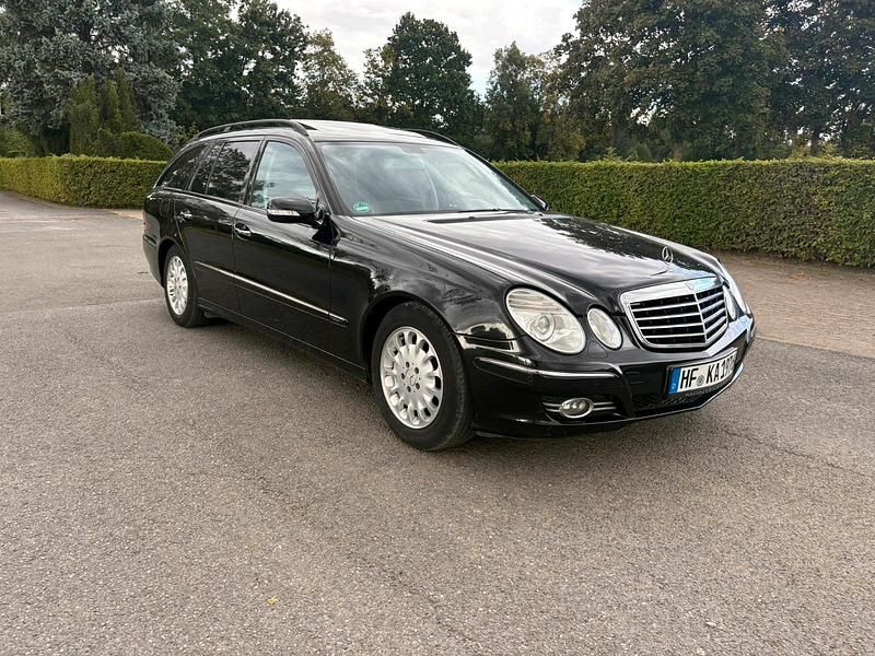 Schwarz Gebraucht 2006 Mercedes E220 Kombi | 4.999 € (Etwas zu teuer) - Bild 1/4