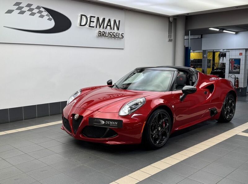 Rot Gebraucht 2016 Alfa Romeo 4C Spider Competizione Cabrio | 82.900 € - Bild 1/4