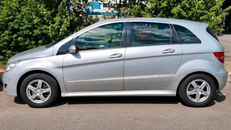 Gebraucht Mercedes B170 120 PS (88 kW) 2007 Silber Van / Kleinbus