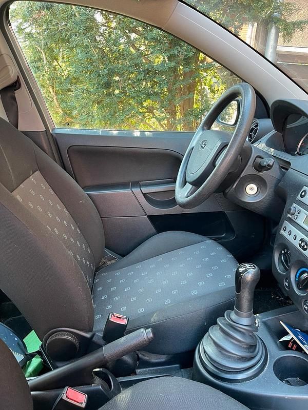 Gebraucht Ford Fiesta 2005 Grau Kleinwagen