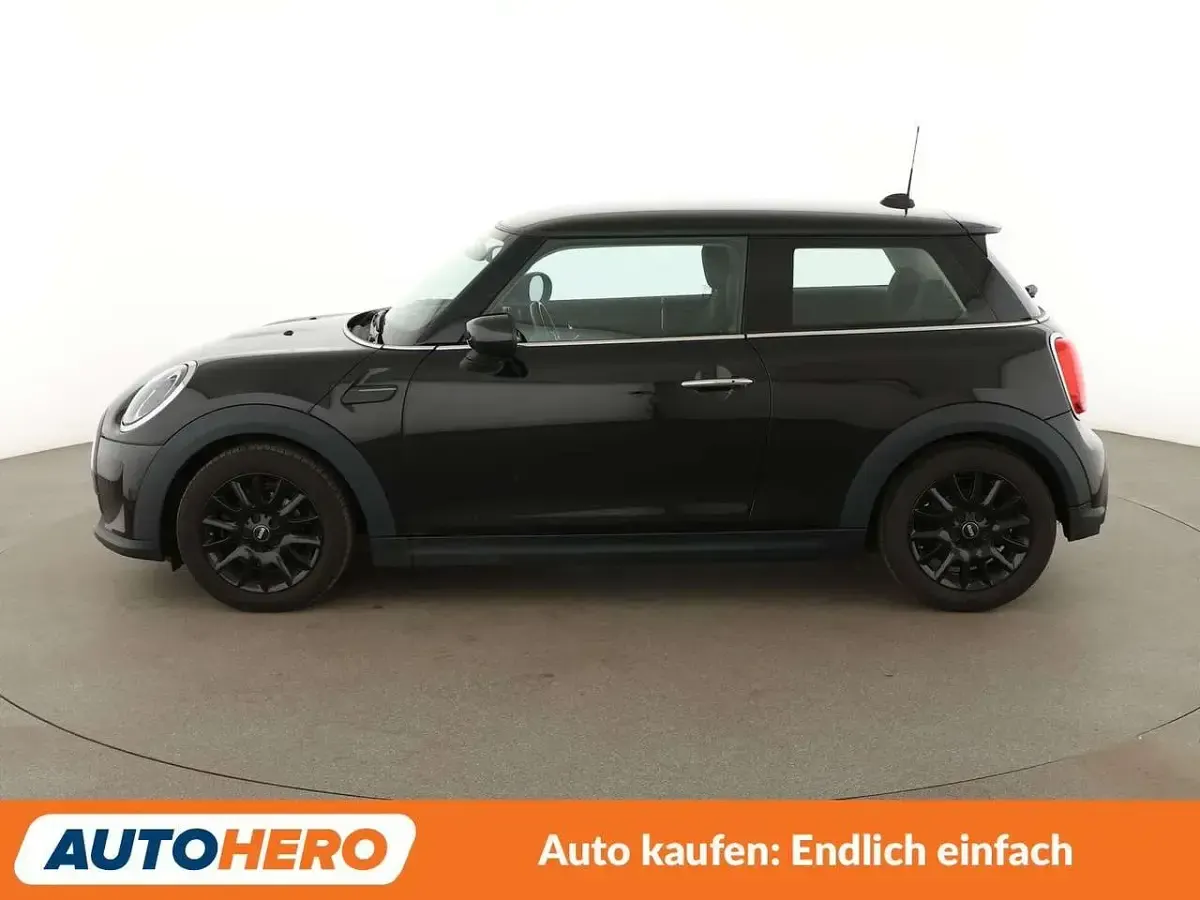 Gebraucht Mini ONE Essential 102 PS (75 kW) 2022 Midnight black Kleinwagen