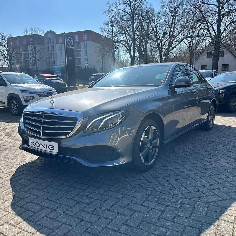 Gebraucht Mercedes E200 Elegance 184 PS (135 kW) 2017 Grau Limousine