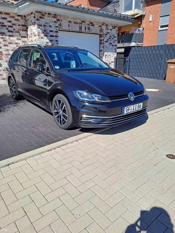 Schwarz Gebraucht 2018 VW Golf VII Join Kombi | 14.900 € (Guter Preis) - Bild 1/4