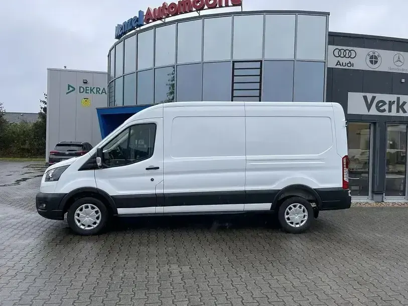 Używany Ford Transit Trend 2023 Biały Sedan/Limuzyna
