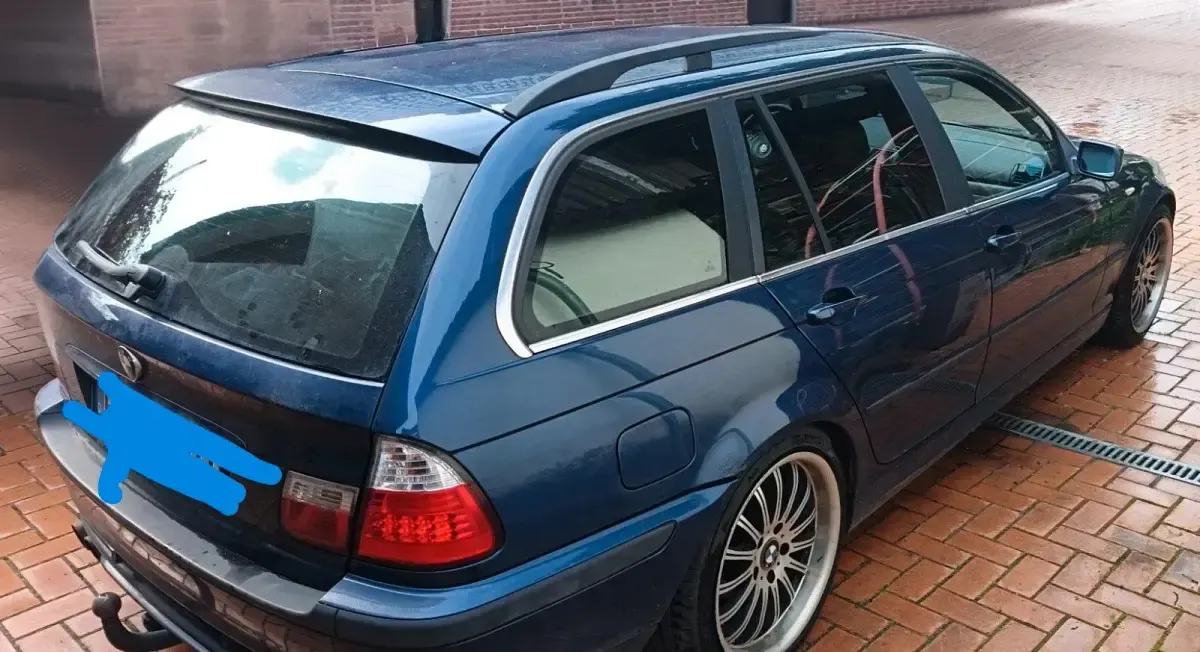 Gebraucht BMW 318 143 PS (105 kW) 2003 Blau Kombi