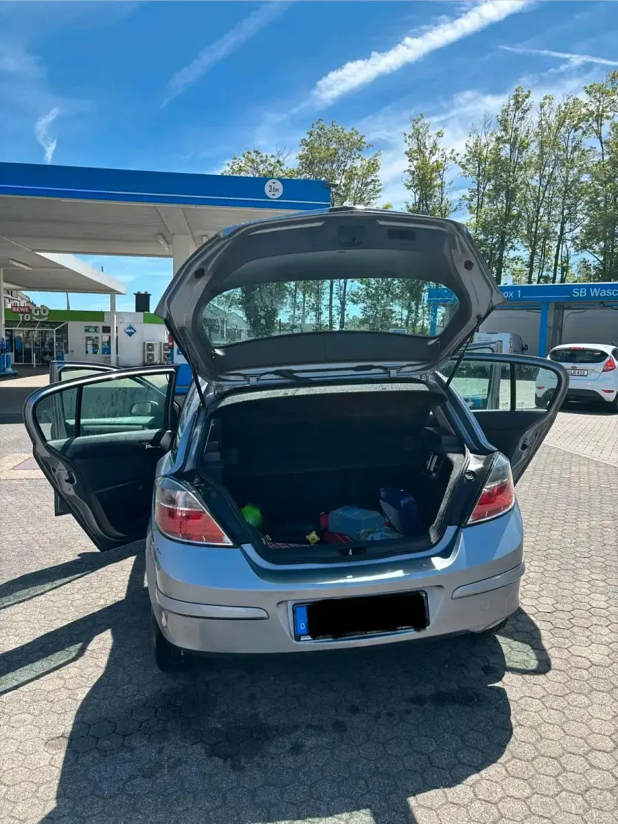 Gebraucht Opel Astra 105 PS (77 kW) 2007 Grau Limousine