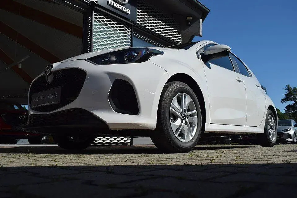 Neu Mazda 2 Prime-Line 116 PS (85 kW) 2026 Weiß Kleinwagen