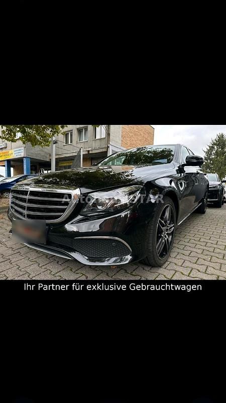 Gebraucht Mercedes E220 195 PS (143 kW) 2017 Schwarz Limousine