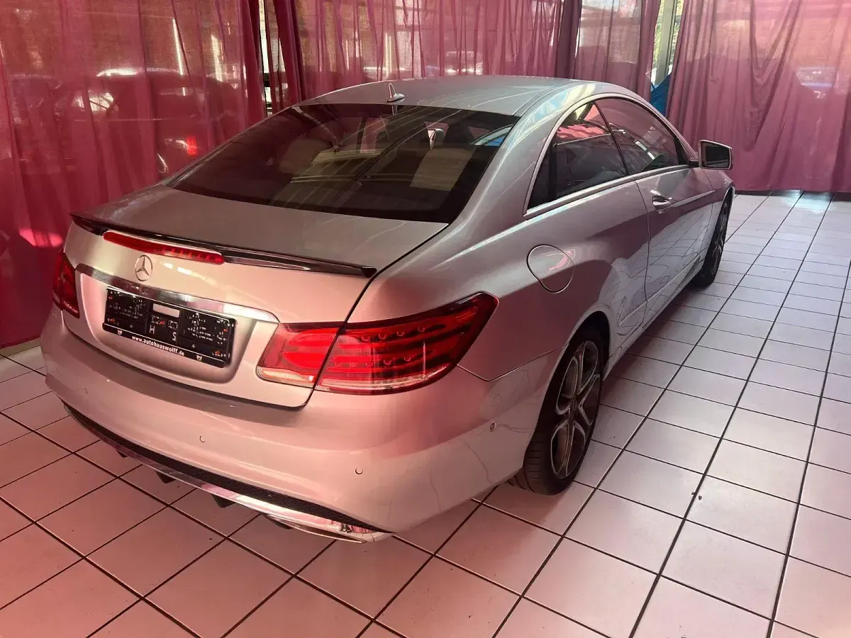 Gebraucht Mercedes E300 252 PS (185 kW) 2014 Silber Coupé