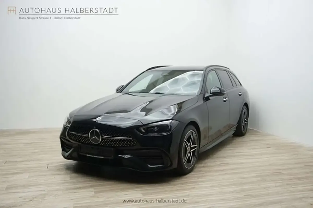 Gebraucht Mercedes C300 AMG 265 PS (194 kW) 2024 Schwarz Kombi