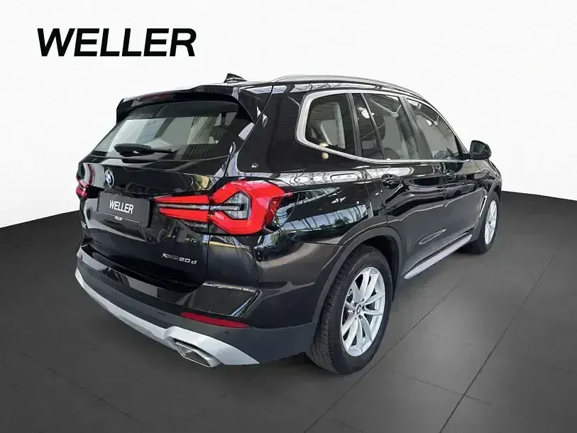 Gebraucht BMW X3 Performance 190 PS (139 kW) 2023 Black sapphire (schwarz) SUV