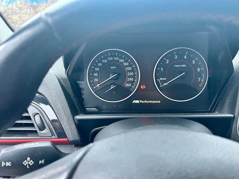 Gebraucht BMW 118 Sport Line 170 PS (125 kW) 2012 Schwarz Kleinwagen