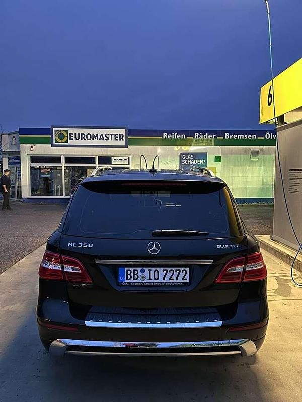 Gebraucht Mercedes ML350 258 PS (189 kW) 2012 SUV