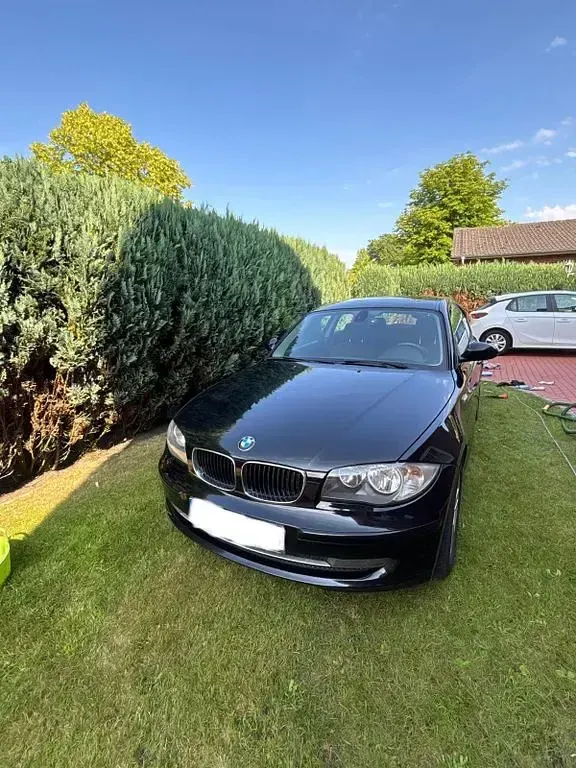 Gebraucht BMW 116 122 PS (89 kW) 2009 Schwarz Kleinwagen