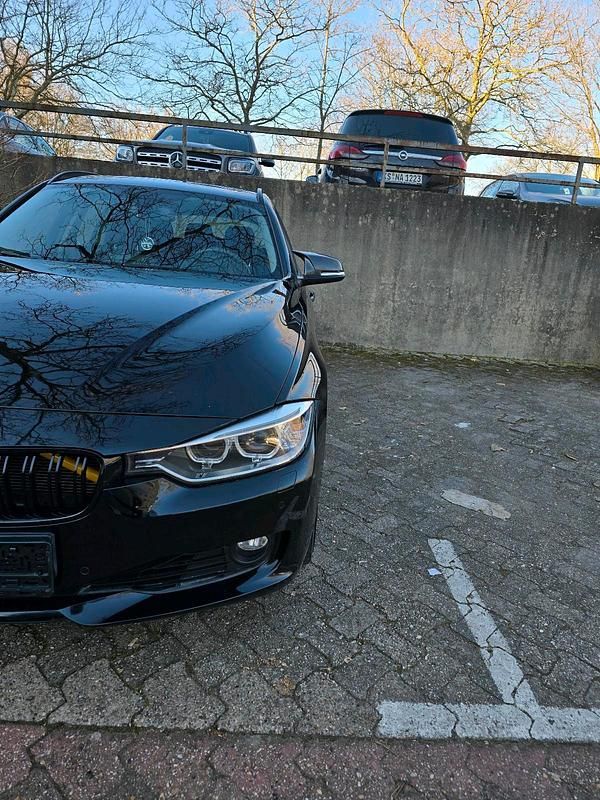 Schwarz Gebraucht 2012 BMW 320 Kombi | 8.000 € (Superpreis) - Bild 1/4