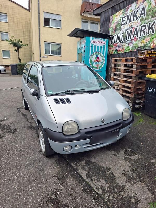 Grau Gebraucht 2002 Renault Twingo Kleinwagen | 1.500 € (Etwas zu teuer) - Bild 1/4