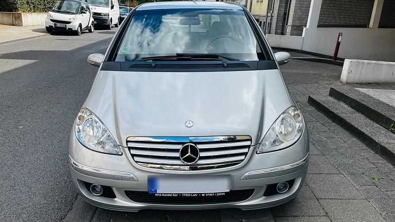 Silber Gebraucht 2005 Mercedes A170 Elegance Kleinwagen | 2.300 € (Fairer Preis) - Bild 1/4