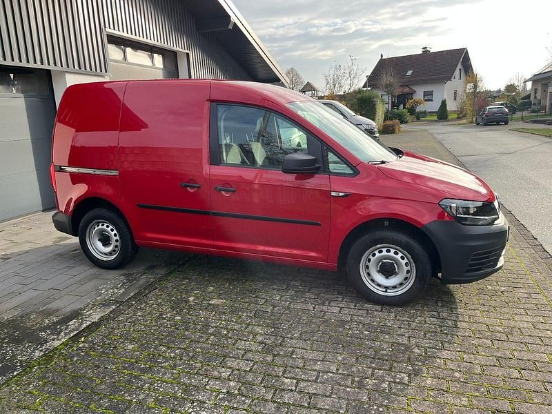 Gebraucht VW Caddy 102 PS (75 kW) 2020 Rot Van / Kleinbus