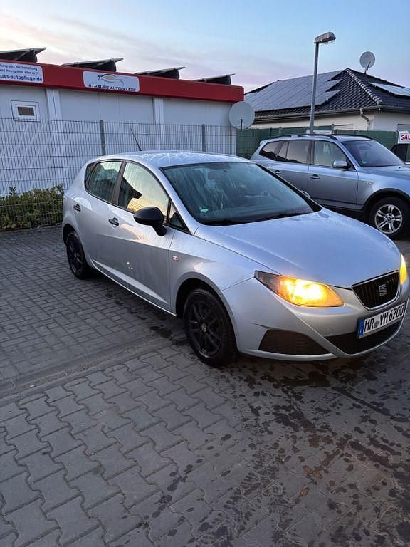 Gebraucht Seat Ibiza Reference 69 PS (50 kW) 2010 Silber Limousine