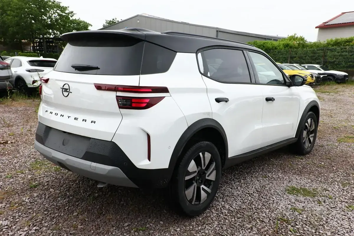 Neu Opel Frontera 145 PS (106 kW) 2026 Arktis weiß arktis weiß SUV