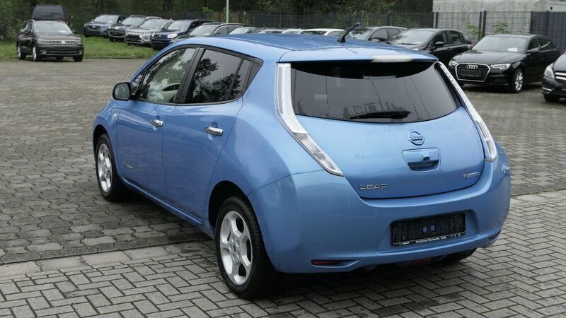 Gebraucht Nissan Leaf 80 kW (109 PS) 2012 Blau Kleinwagen