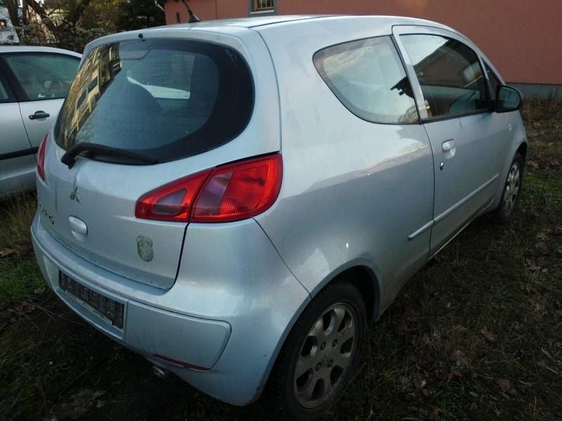 Gebraucht Mitsubishi Colt Invite 95 PS (69 kW) 2006 Blau Kleinwagen