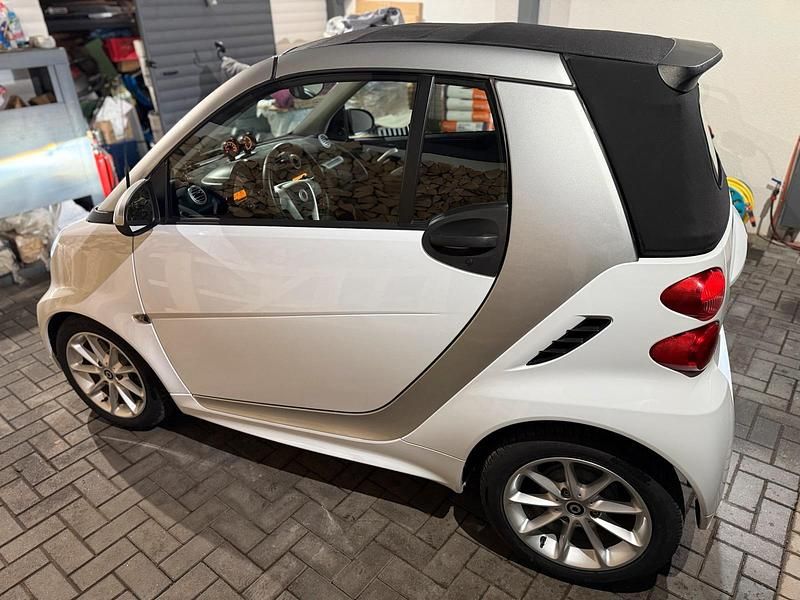 Gebraucht Smart ForTwo Cabrio 71 PS (52 kW) 2014 Weiß Cabrio