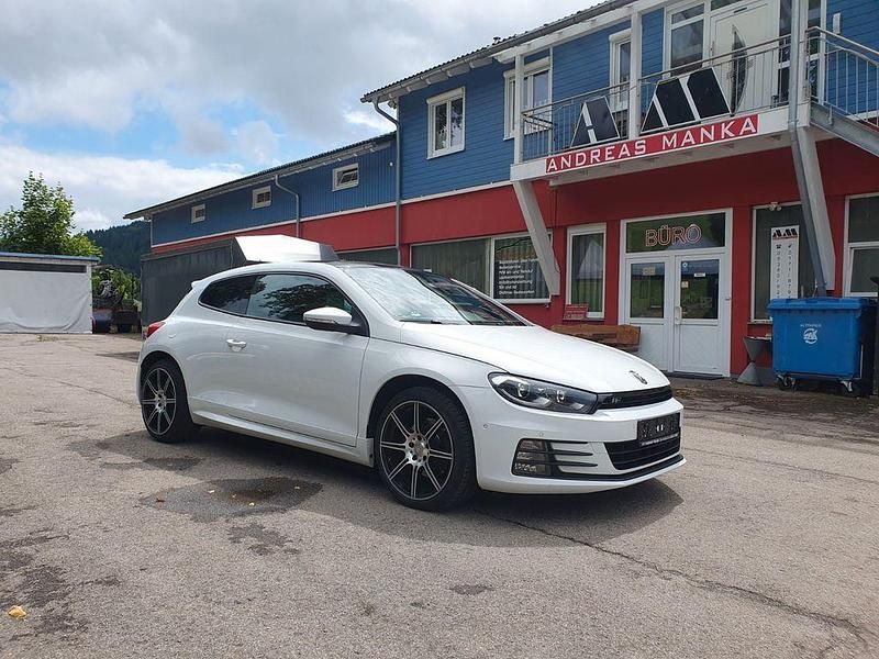 Weiß Gebraucht 2016 VW Scirocco R-line Coupé | 15.200 € (Fairer Preis) - Bild 1/4