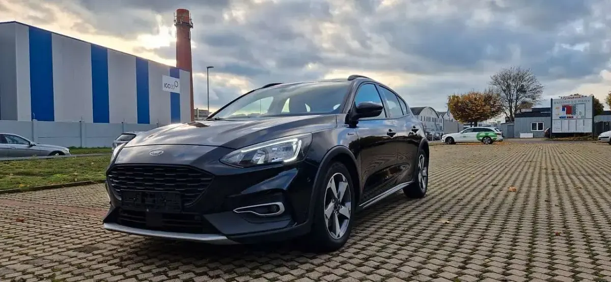 Używany Ford Focus Active 150 KM (110 kW) 2020 Czarny Sedan/Limuzyna