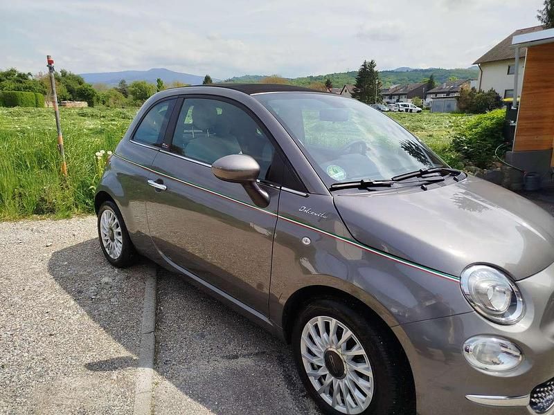 Grau Gebraucht 2022 Fiat 500C Dolcevita Cabrio | 14.500 € (Fairer Preis) - Bild 1/4