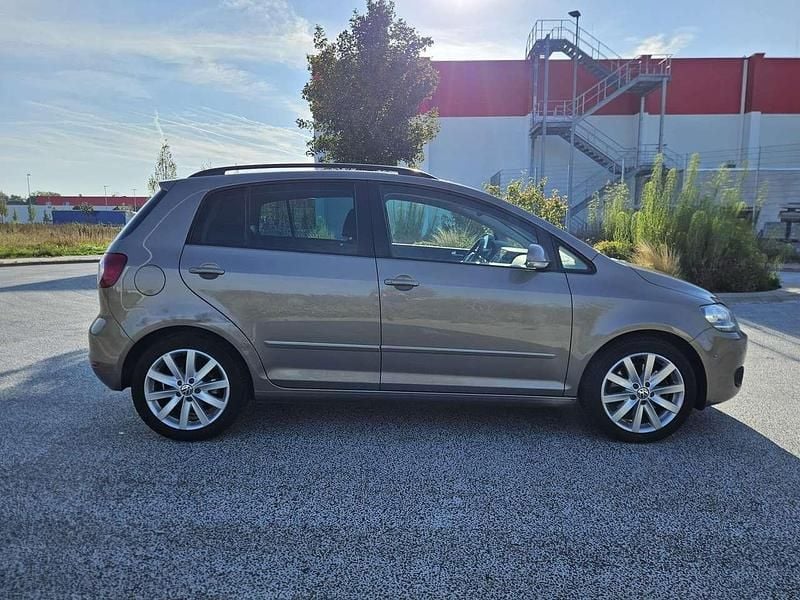 Gebraucht VW Golf VII Highline 160 PS (117 kW) 2013 Kaschmirbraun Kleinwagen