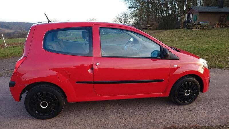 Gebraucht Renault Twingo 58 PS (42 kW) 2008 Rot Kleinwagen