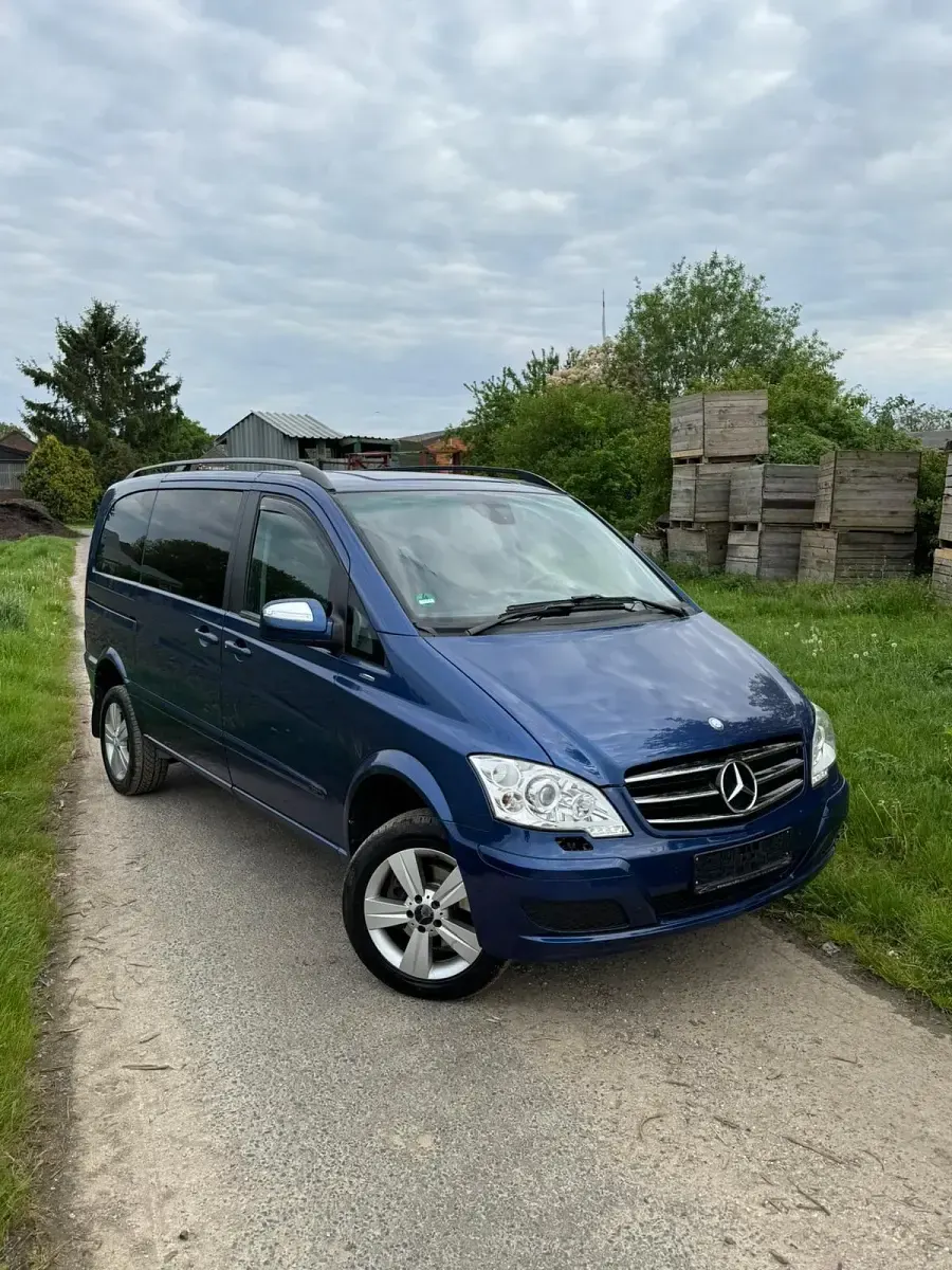 Gebraucht Mercedes Viano 163 PS (119 kW) 2012 Blau Van / Kleinbus