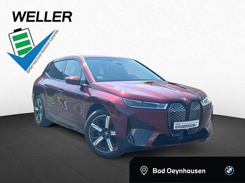 Rot Gebraucht 2024 BMW iX Sport Line SUV | 52.850 € (Fairer Preis) - Bild 1/3