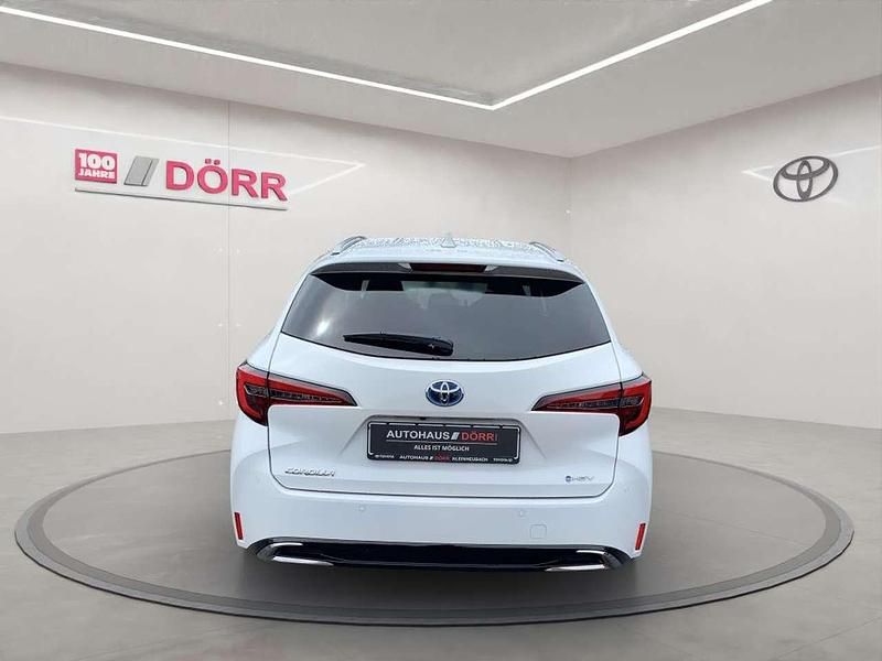 Neu Toyota Corolla 140 PS (102 kW) 2025 Schneeweiß Kombi