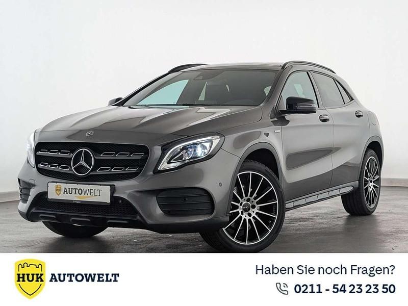 Grau Gebraucht 2017 Mercedes GLA250 AMG line SUV | 23.760 € (Fairer Preis) - Bild 1/3