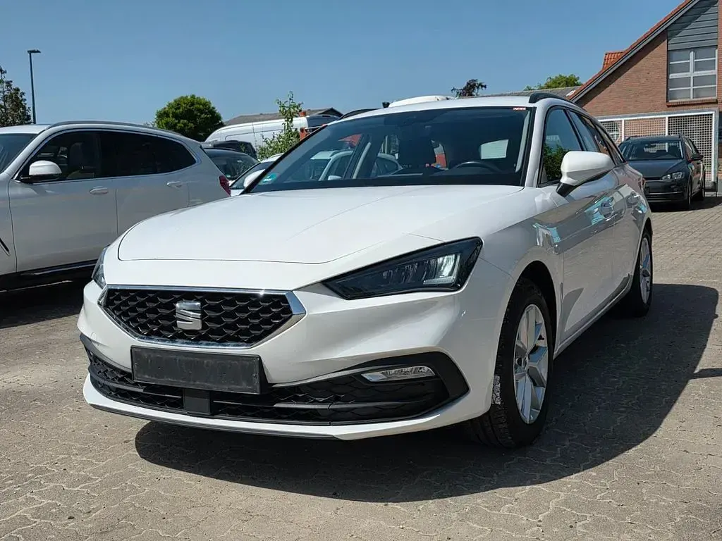 Gebraucht Seat Leon Style 150 PS (110 kW) 2022 Weiß Limousine