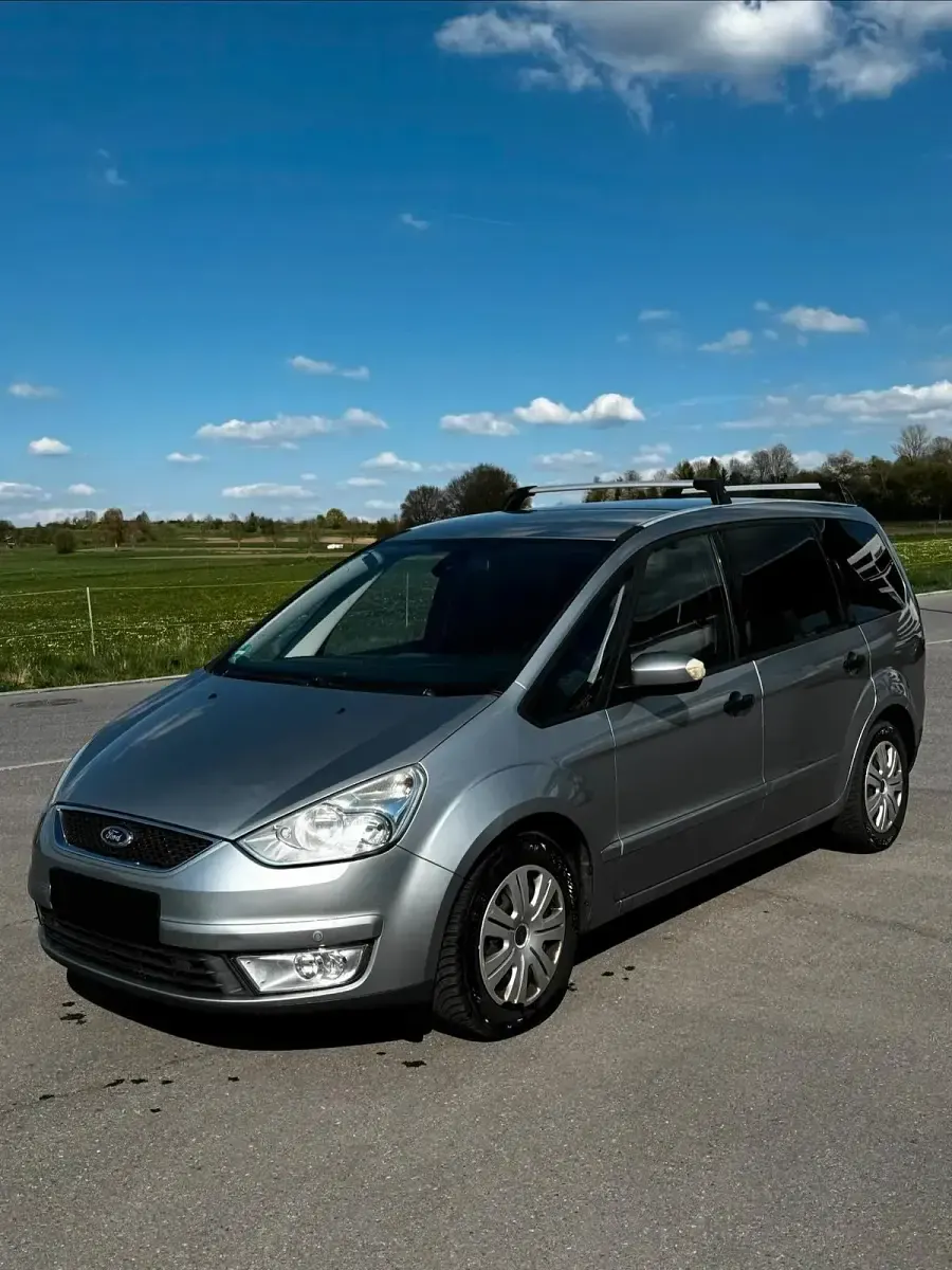 Second-hand Ford Galaxy 140 CP (102 kW) 2009 Argintiu Monovolum