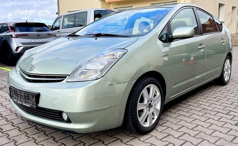 Gebraucht Toyota Prius 77 PS (56 kW) 2008 Grün Kleinwagen