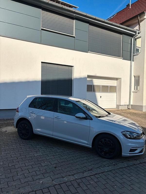 Gebraucht VW Golf VII 116 PS (85 kW) 2017 Weiß Kleinwagen